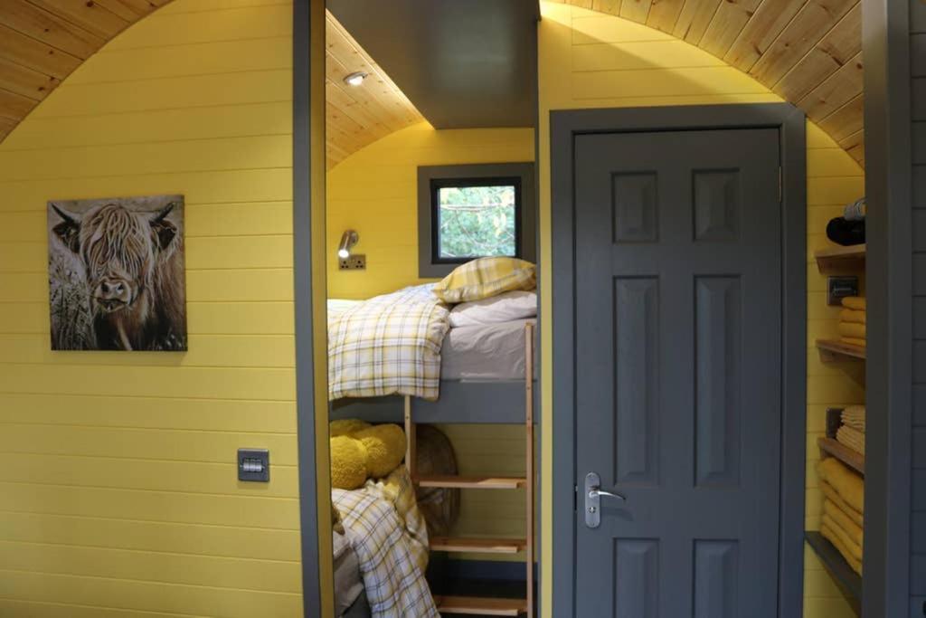 Glampods Glamping Pod - Meet Highland Cows And Sheep Elgin Villa Kültér fotó