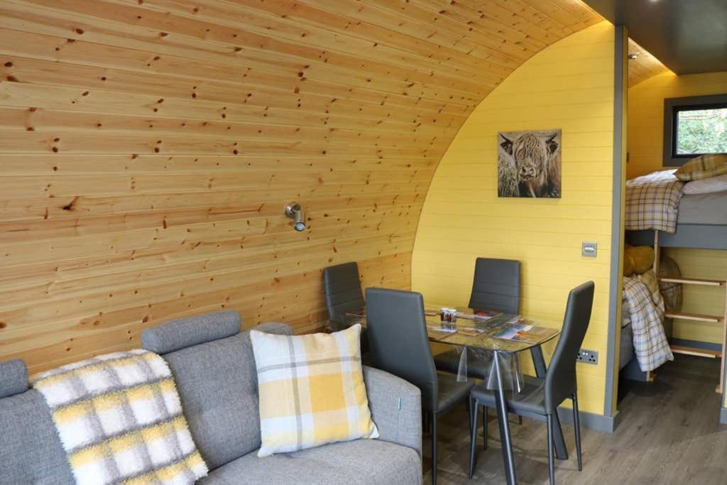 Glampods Glamping Pod - Meet Highland Cows And Sheep Elgin Villa Kültér fotó